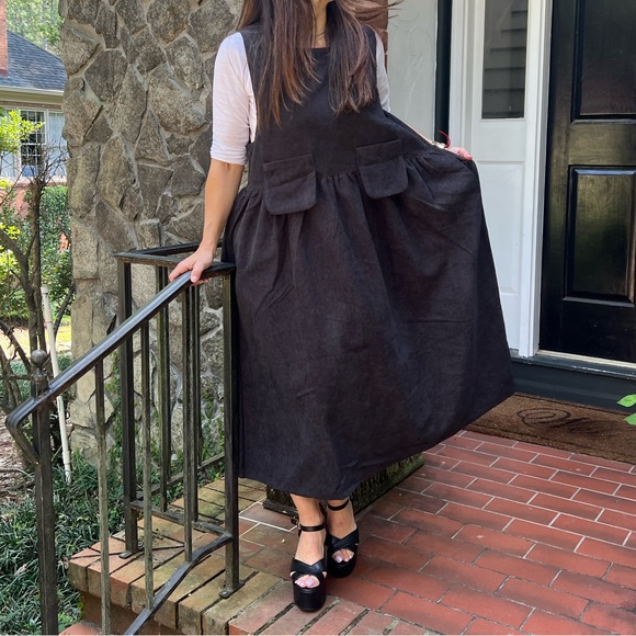 Fabulous sleeveless Corduroy Midi Dress with Pockets - Picture 4 of 5